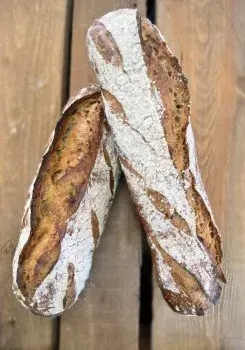 Le pain d'épeautre aux graines biologique au levain